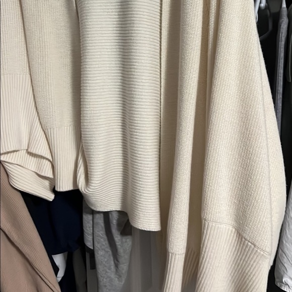 Cozy Cream Cardian - Picture 2 of 2